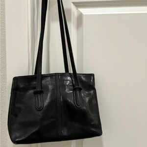 Elegant Black Italian Leather Shoulder Bag